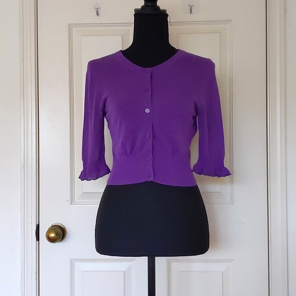 Express Cotton Rayon Ruffle Edge Short Sleeve Cropped Purple Knit Cardigan. - Picture 1 of 4